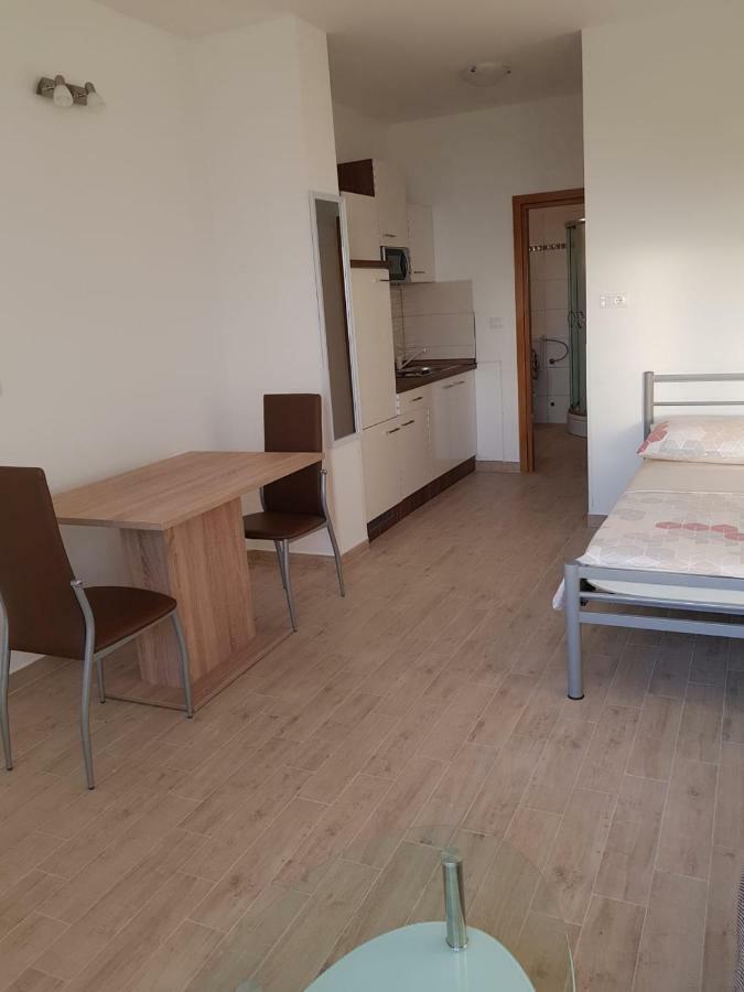 Studio Apartment Matija Подстрана Экстерьер фото